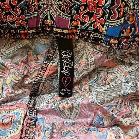 Multicolored patterned shorts - Picture 5 of 5